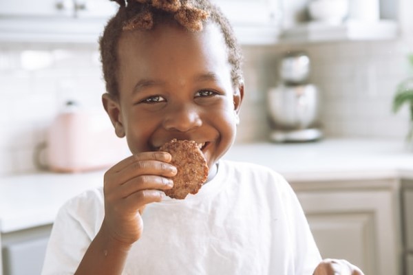 Como garantir uma alimentação saudável para as crianças